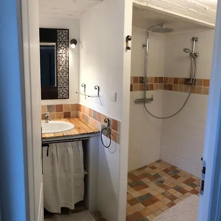 D'hotes Lou Pataclet Bed & Breakfast *