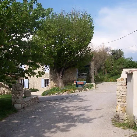 D'hotes Lou Pataclet Bed & Breakfast