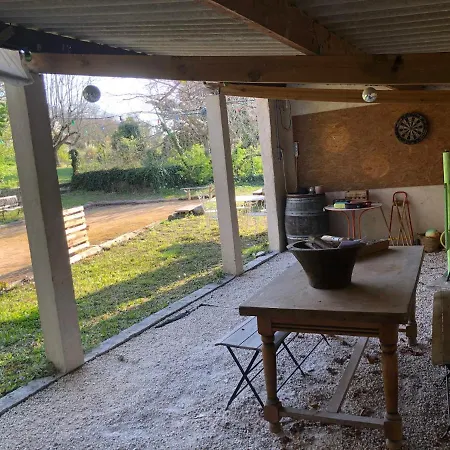 Alojamento de Acomodação e Pequeno-almoço D'hôtes Lou Pataclet Charols